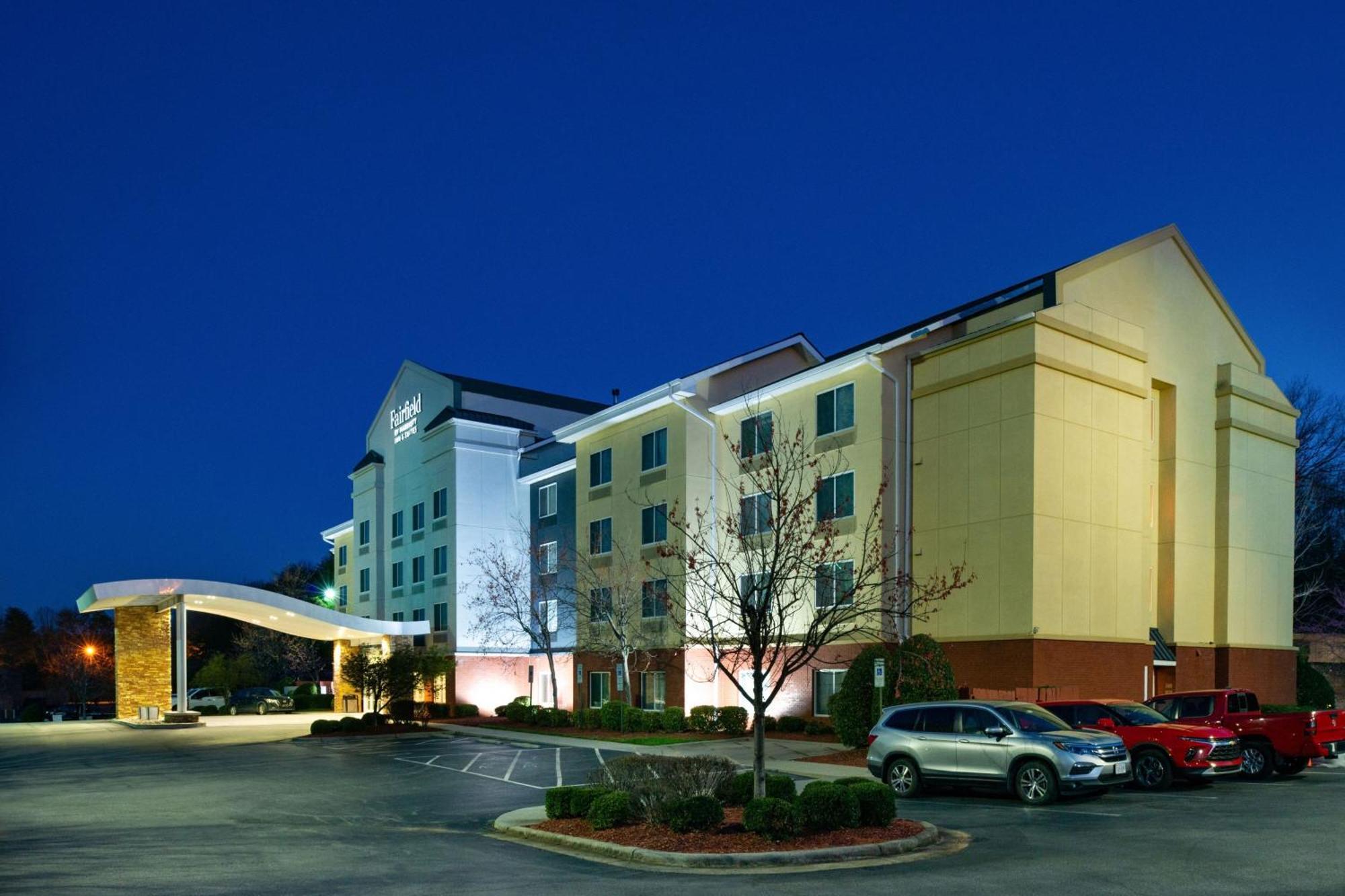 Fairfield Inn & Suites Greensboro Wendover Exterior foto